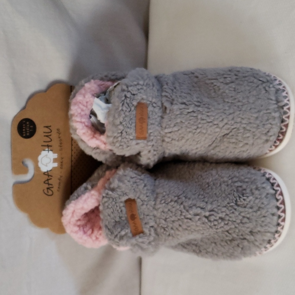 NEW GAAHUU Burberry Faux Fur Slipper Boot